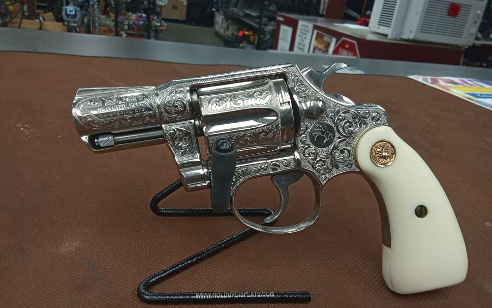Colt detective special CUSTOM ENGRAVED.38 SPL Revolver -img-1