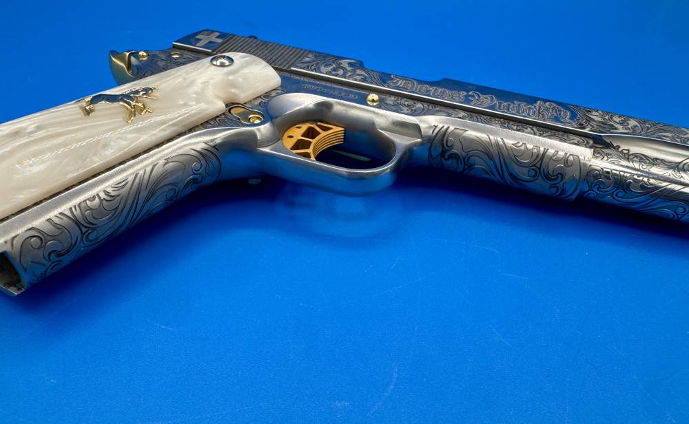 Colt 1911 Government Polished SS with GOLD trim Custom ENGRAVED-img-19
