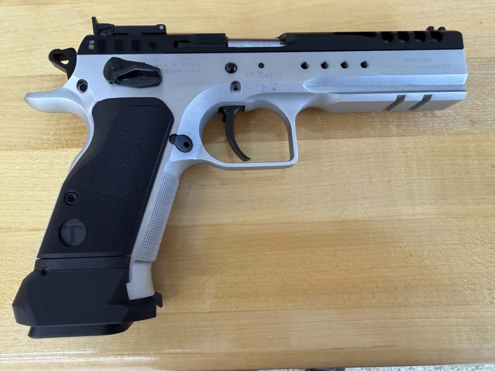 Tanfoglio Defiant Limited Master Duo Semi-Auto Race Pistol in .38 SUPER -img-2