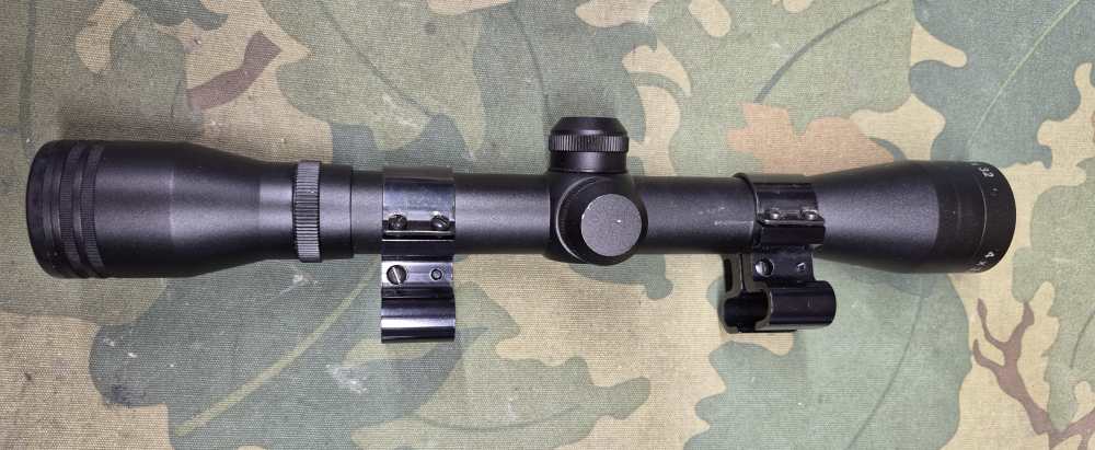 Blazer 4x32 scope with weaver see through rings fits grooved receiver nice-img-0