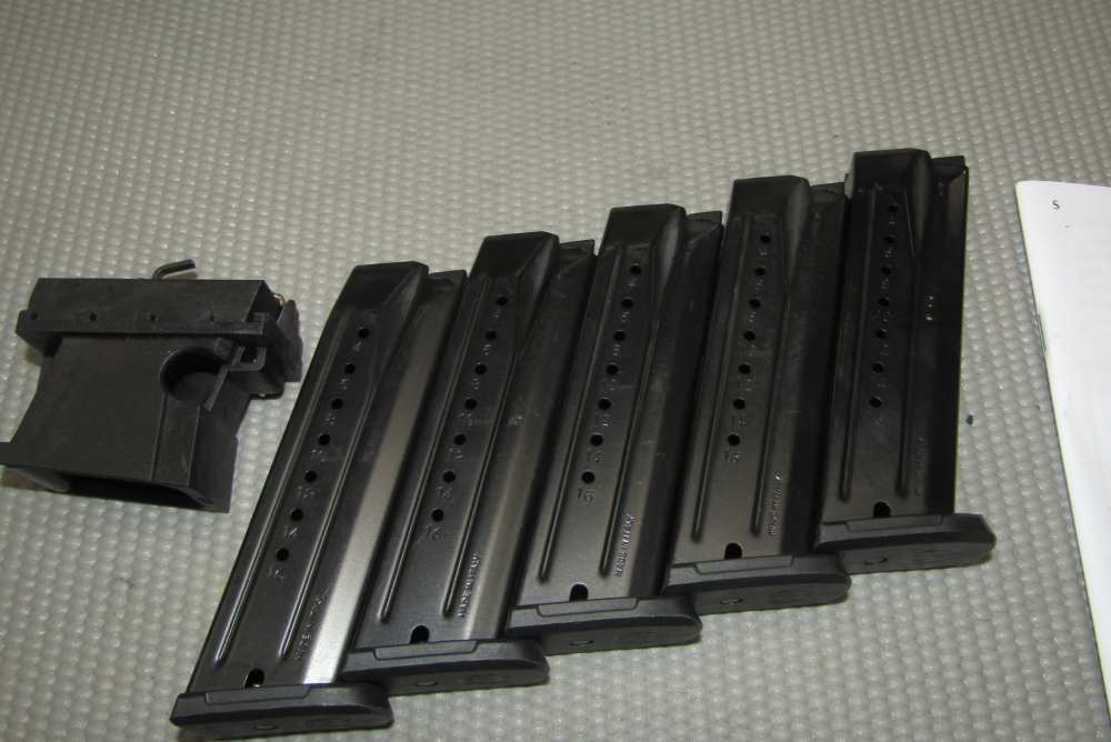 Ruger PC Carbine, 5 Mags & Night Sight-img-9