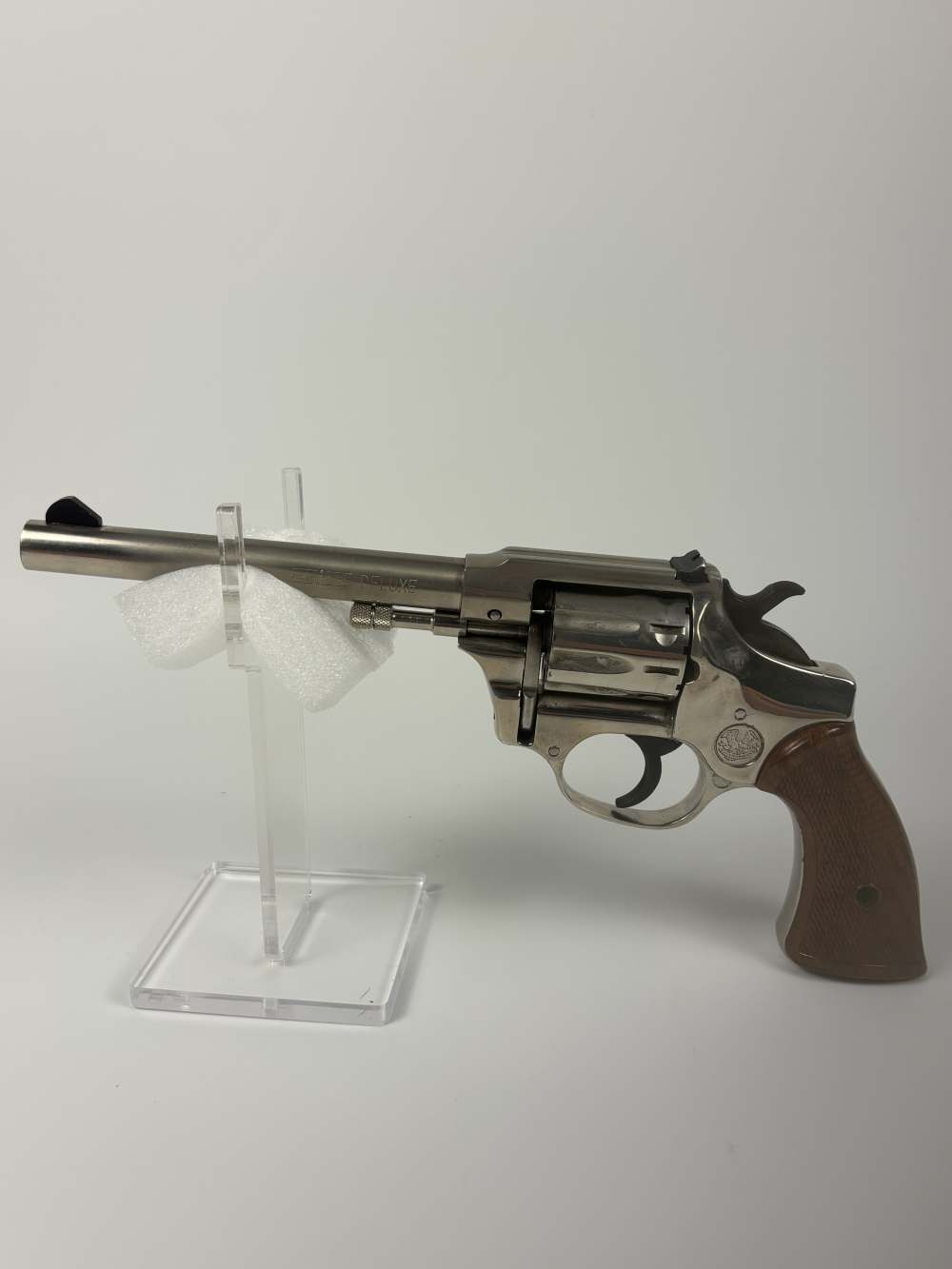 High Standard Sentinel deluxe (Model R-106) 22 LR 9 shot nickel -img-4