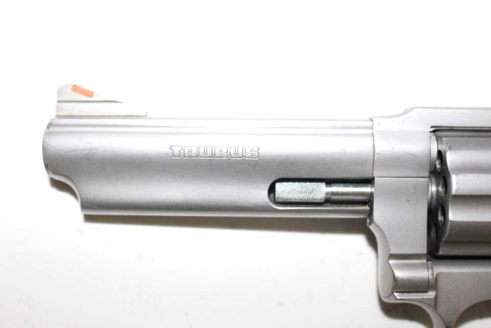 Taurus Model 94SS 9 shot 22LR revolver  Small Frame No Reserve-img-2