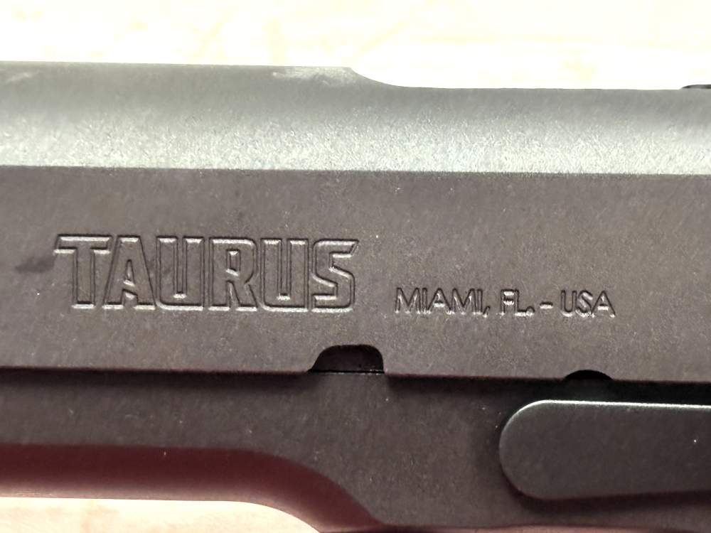 Factory New Taurus 1911 Commander .45 ACP Pistol No Reserve!-img-1