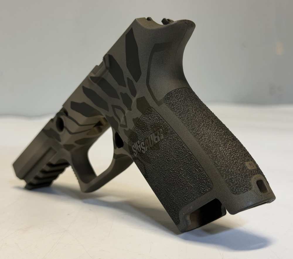 CUSTOM GRIP MOD - SIG P320 COMPACT GRIP - CRYPTEK - 2 COLOR CERAKOTE-img-3