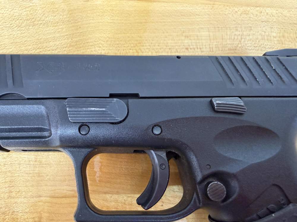 Springfield Armory XDm-40 Semi-Auto Pistol in .40S&W-img-9