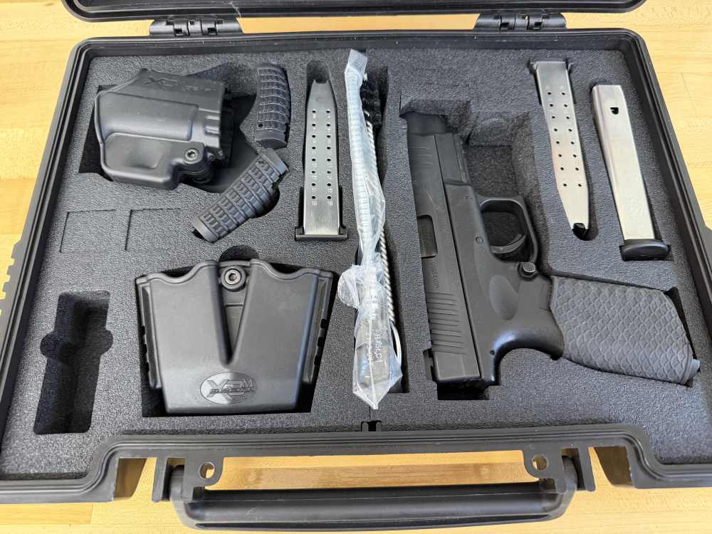 Springfield Armory XDm-40 Semi-Auto Pistol in .40S&W-img-1