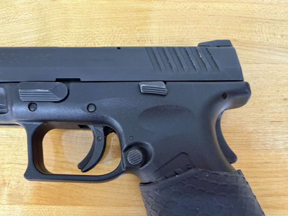 Springfield Armory XDm-40 Semi-Auto Pistol in .40S&W-img-10