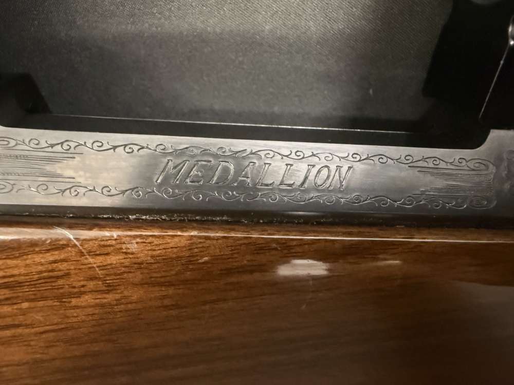 Browning A-Bolt MEDALLION 7mm Rem mag LEFT HANDED-img-9
