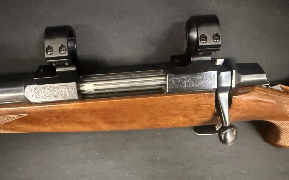 Browning A-Bolt MEDALLION 7mm Rem mag LEFT HANDED-img-2