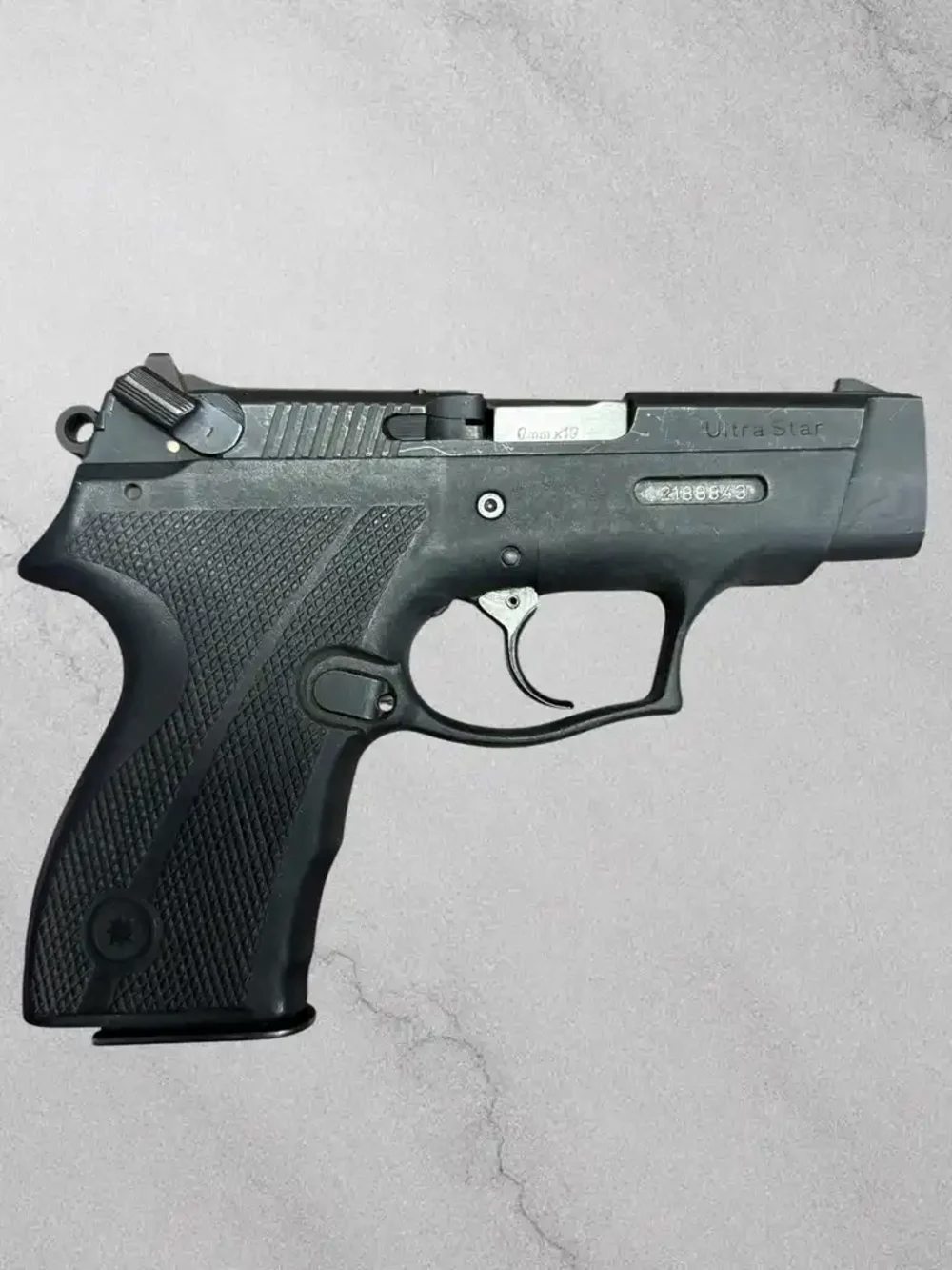 Penny Auction - Star UltraStar  9mm pistol – Two Magazines & Factory Case-img-1
