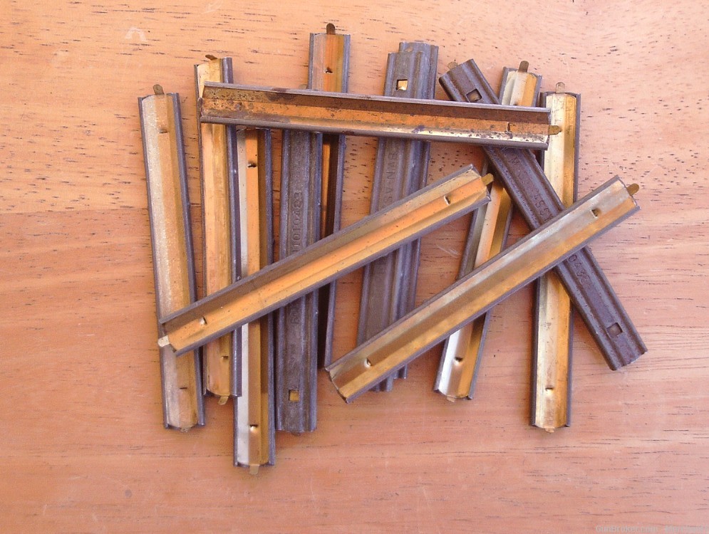 M16 AR15 .223 5.56 10rd. Military Stripper Clips-img-0