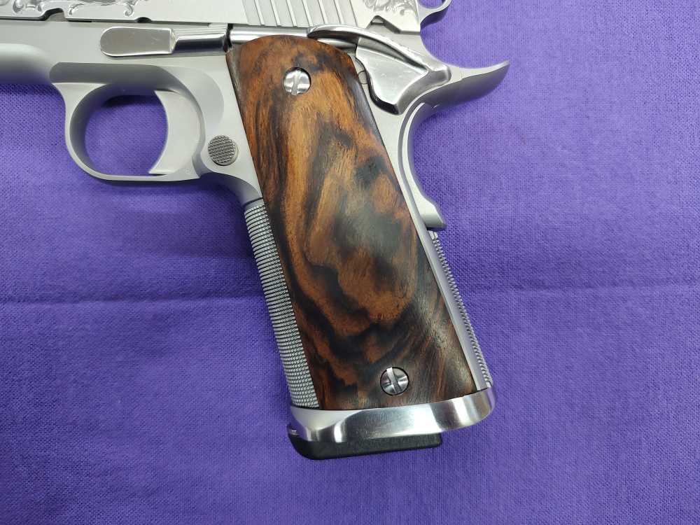 Colt Commander Custom Carry Limited 38 Super (John Pease engraved)-img-3