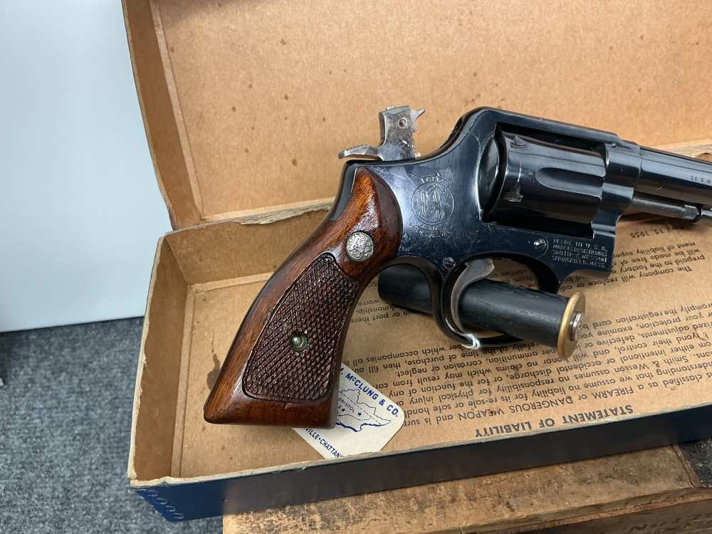 Used Smith Military & Police model 10-6 with original box *PENNY*-img-5