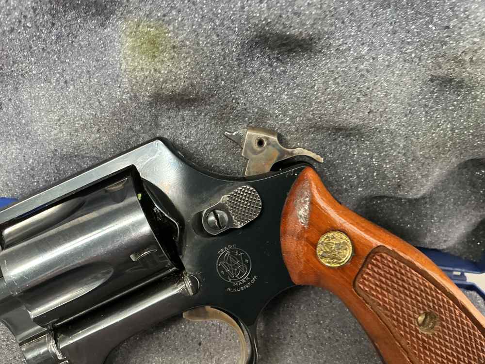 Vintage Smith & Wesson model 36 2" .38 spl W/ BOX * PENNY*-img-8