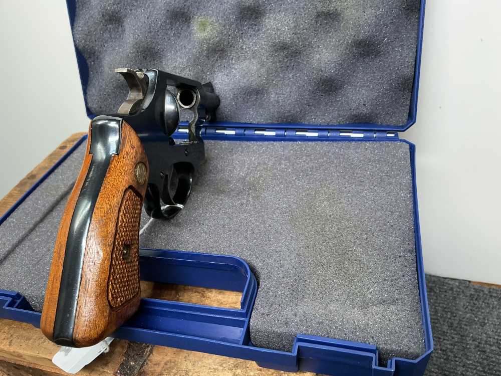 Vintage Smith & Wesson model 36 2" .38 spl W/ BOX * PENNY*-img-6