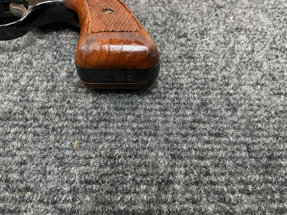 Vintage Smith & Wesson model 36 2" .38 spl W/ BOX * PENNY*-img-14