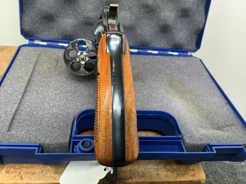 Vintage Smith & Wesson model 36 2" .38 spl W/ BOX * PENNY*-img-4