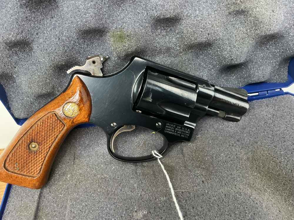 Vintage Smith & Wesson model 36 2" .38 spl W/ BOX * PENNY*-img-9