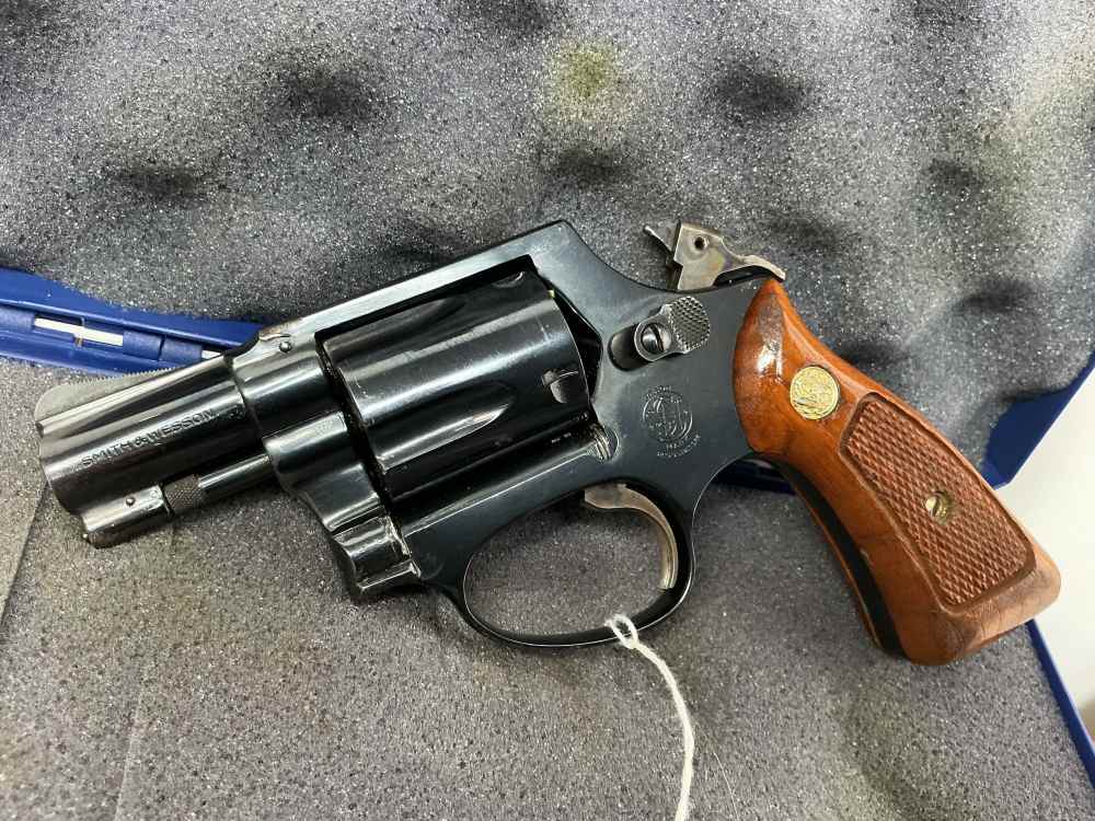 Vintage Smith & Wesson model 36 2" .38 spl W/ BOX * PENNY*-img-7