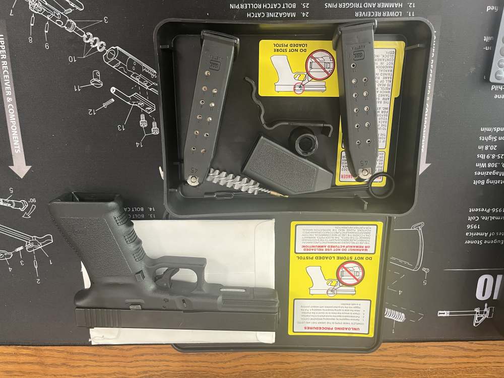 Very Nice Factory Glock 21C Gen 3 complete w/Tub, mags, paperwork, etc.  -img-15