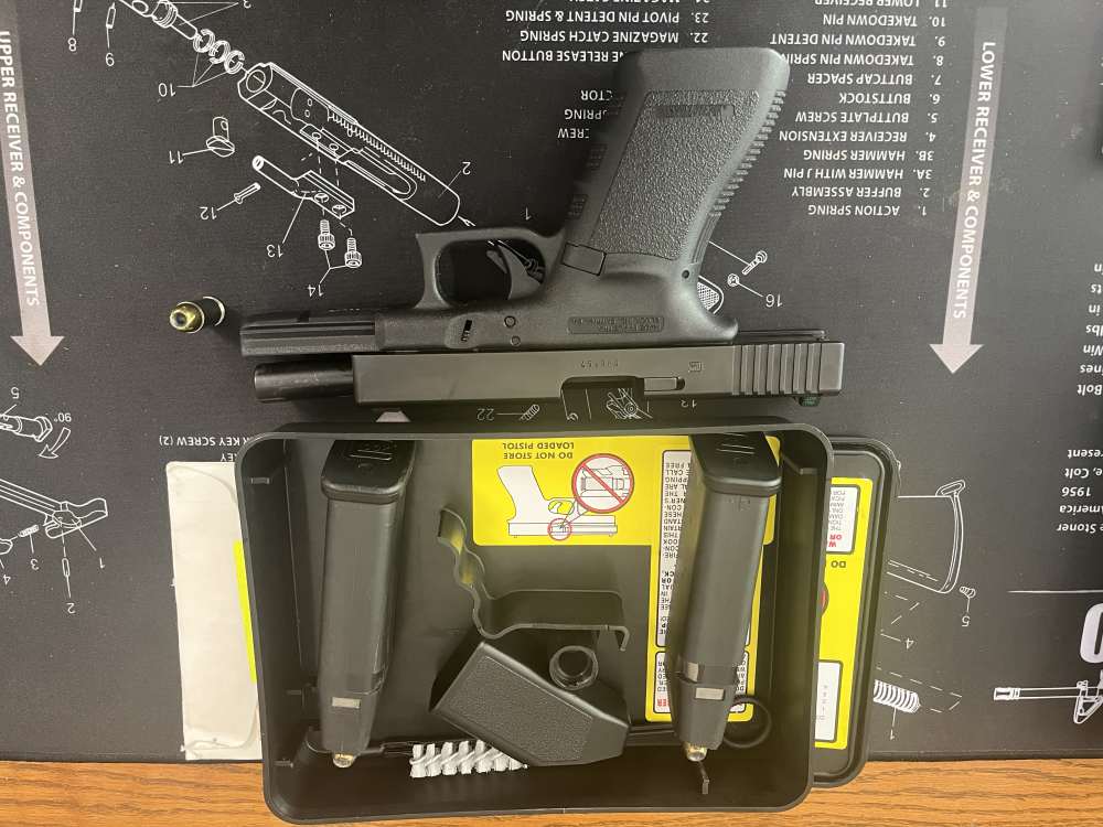 Very Nice Factory Glock 21C Gen 3 complete w/Tub, mags, paperwork, etc.  -img-1