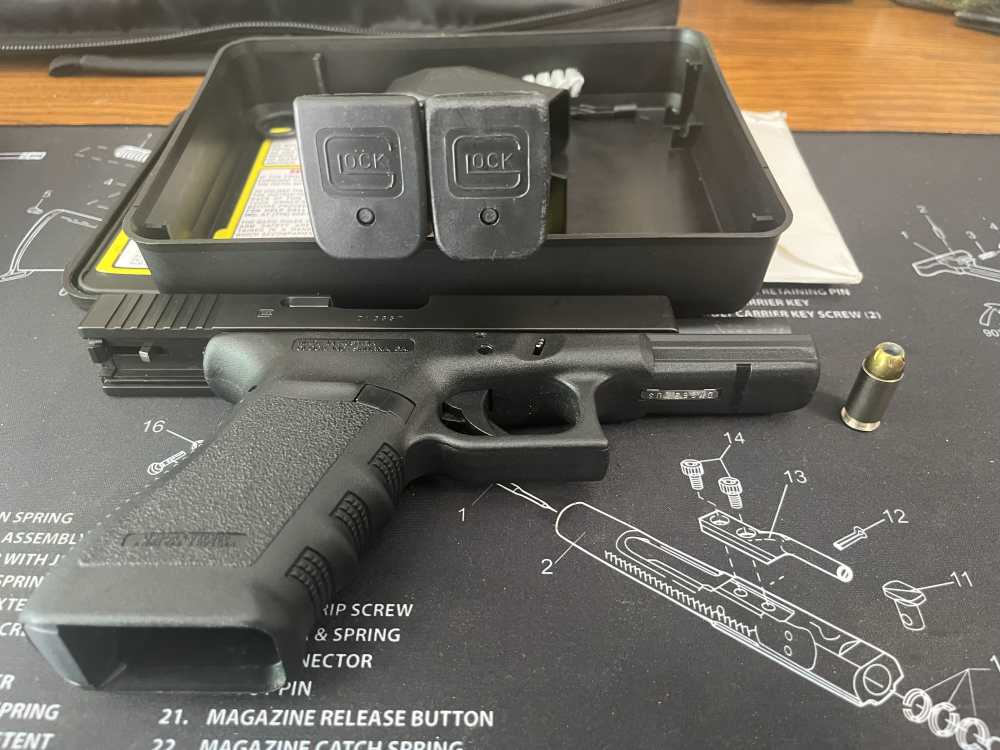 Very Nice Factory Glock 21C Gen 3 complete w/Tub, mags, paperwork, etc.  -img-14