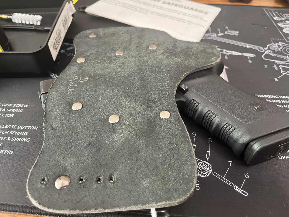 Very Nice Factory Glock 21C Gen 3 complete w/Tub, mags, paperwork, etc.  -img-12