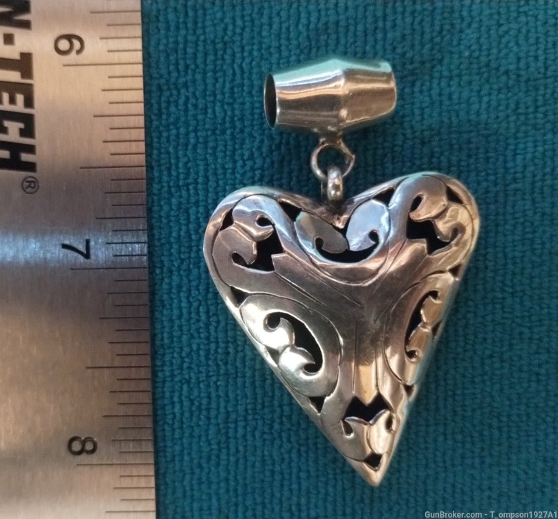 Silver Heart Pendant, Vintage. 9 grams Sterling Silver-img-0