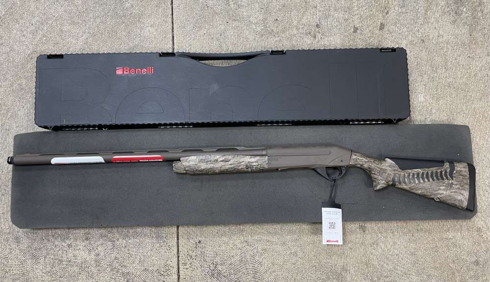 Benelli 12371 SBE3 AI, 12GA, 28" Barrel Chamber, Mossy Oak Bottom NIB-img-1