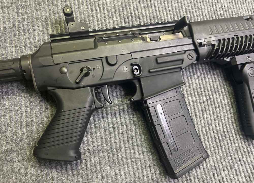 *AWESOME* SIG SAUER SIG556 Semi-Auto Rifle w /16" Barrel - 556/223-img-9