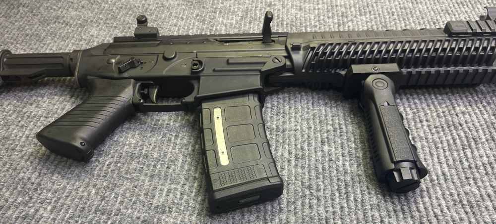 *AWESOME* SIG SAUER SIG556 Semi-Auto Rifle w /16" Barrel - 556/223-img-24