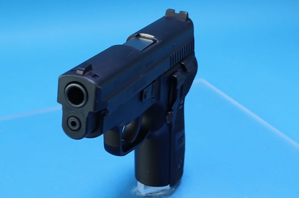 Sig Sauer P229 .40 3.9" Barrel German Frame 2-10 Rd Magazines Hard Case-img-2