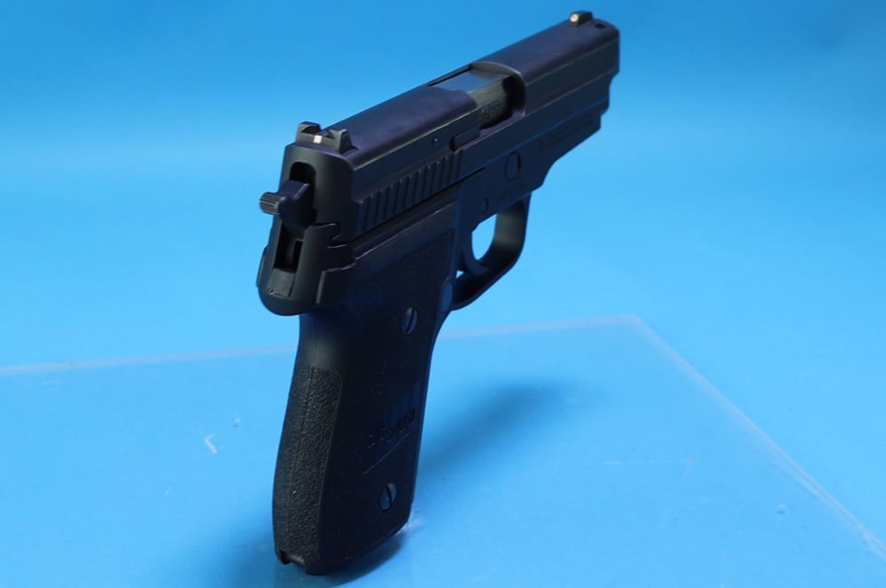 Sig Sauer P229 .40 3.9" Barrel German Frame 2-10 Rd Magazines Hard Case-img-3
