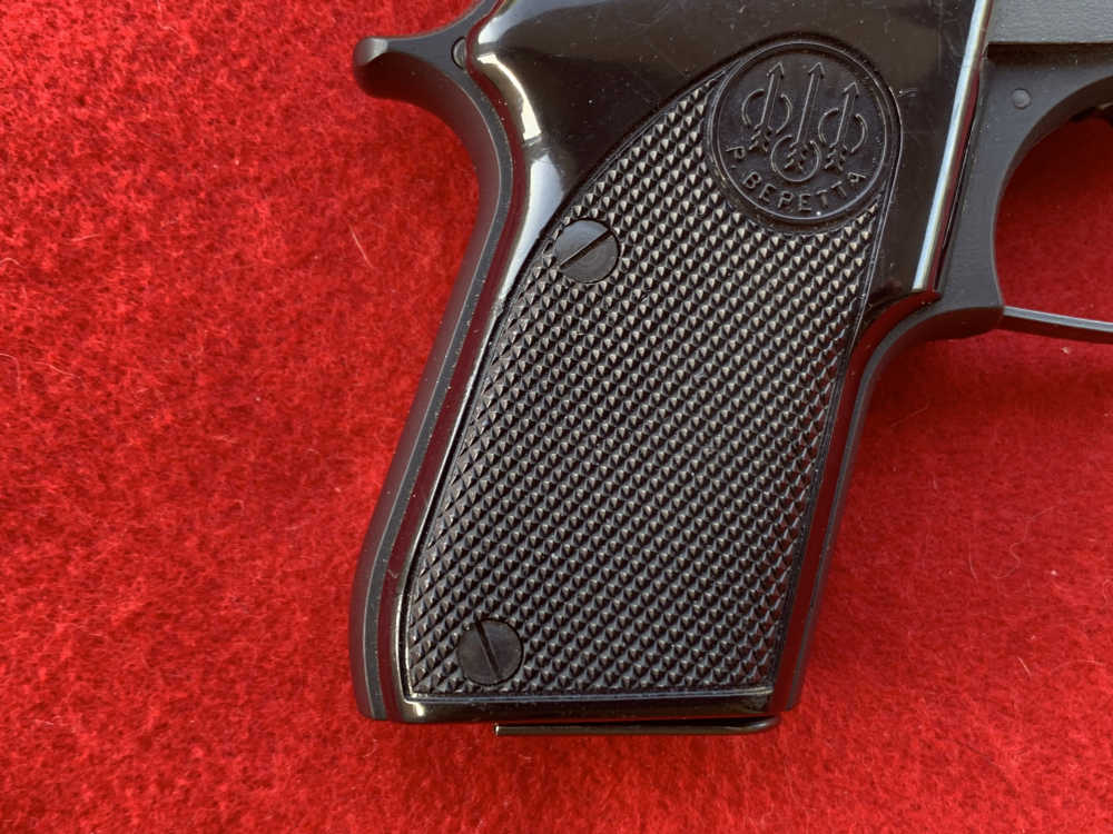 Nice Beretta 21A Bobcat, 22 LR, blued, 2 mags-img-1
