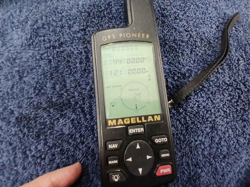 MAGELLAN PIONEER GPS  HANDHELD  P-2116 -img-0