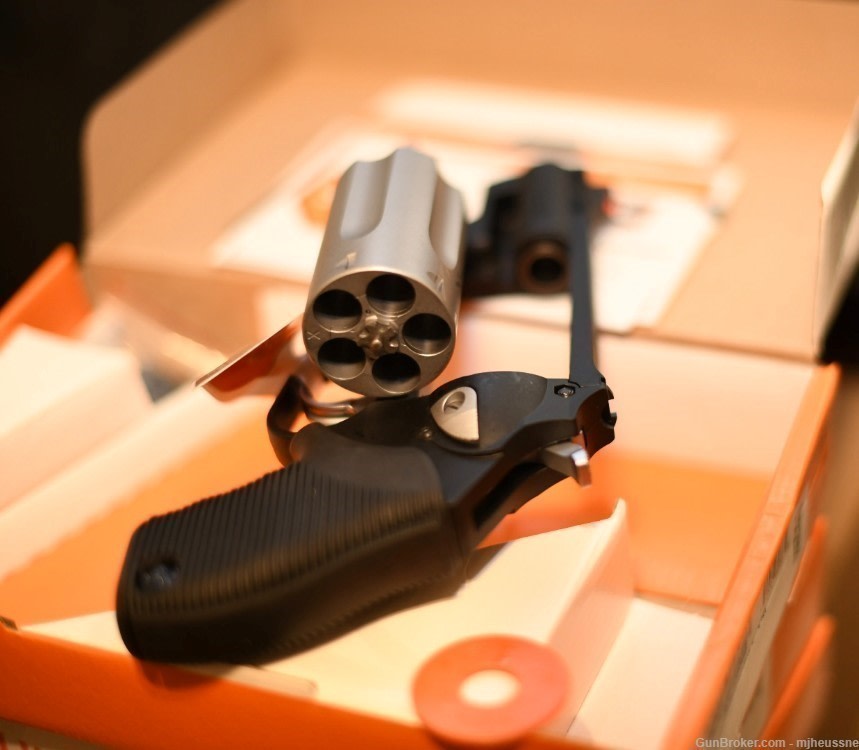 Taurus Public Defender Poly 2.5" 45LC/410 5-Rd -img-1