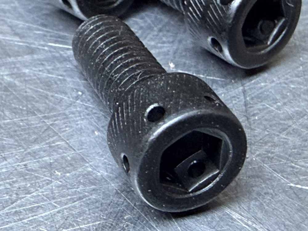 M203 Barrel Mount Screw w/ Holes NSN 5305-01-442-0157, P/N 12957129-img-1