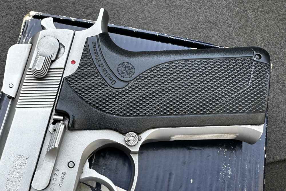 S&W 4506 Stainless No Dash 3rd-Gen Steel Frame .45 ACP, 1st-Year 1989-img-1