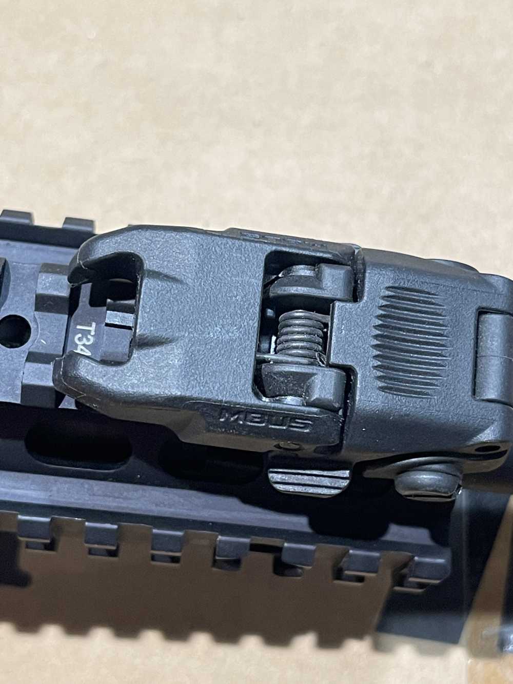 Smith & Wesson M&P15 Military & Police Tactical, Magpul-Quad rail 5.56 Nato-img-11