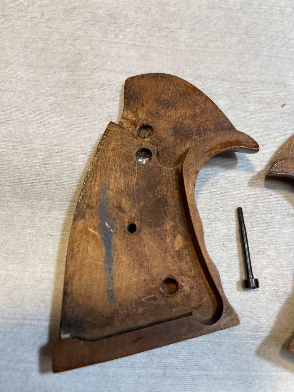 Colt Lawman, MK III," J " frame wood grips, finger groove -img-7