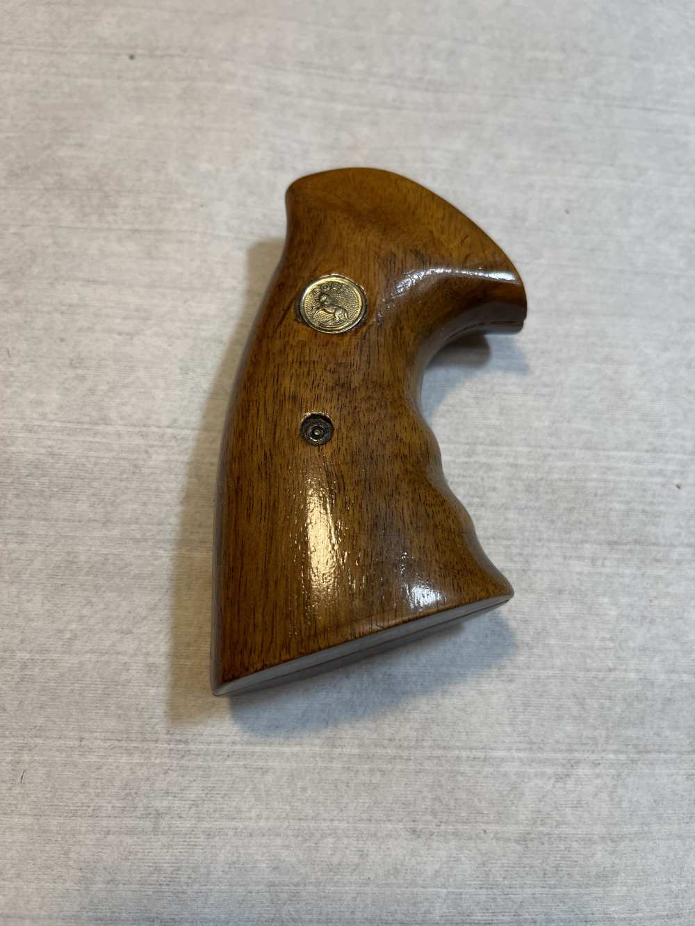 Colt Lawman, MK III," J " frame wood grips, finger groove -img-1