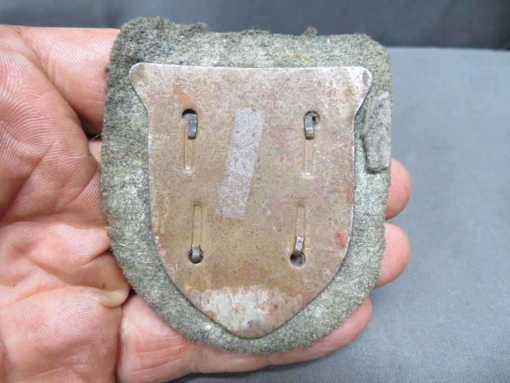 WWII GERMAN KUBAN CAMPAIGN SHIELD-ORIGINAL-NICE DETAIL-UNIFORM REMOVED-img-3