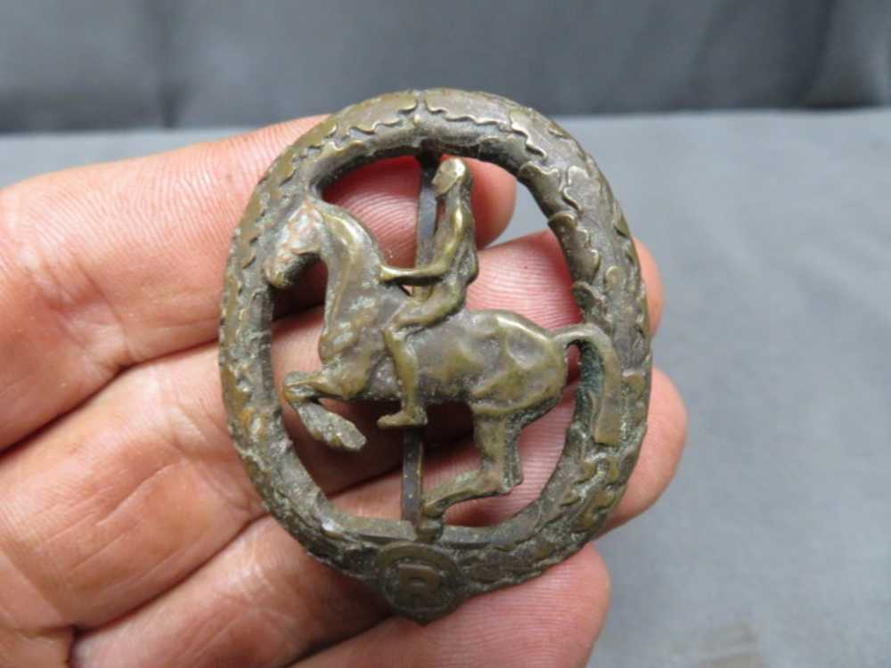 WWII GERMAN BRONZE HORSEMAN’S BADGE-ORIGINAL-VERY HARD TO FIND-img-0