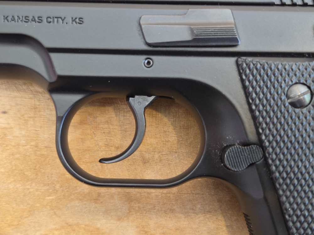 CZ 2075D RAMI 9mm 3" 2 Mags Orig Case DA/SA 91754-img-11