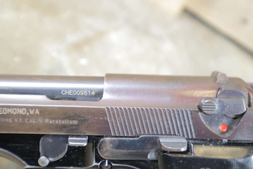 Collectible Beretta Model 92S .9X19MM Penny Bid NO RESERVE-img-22