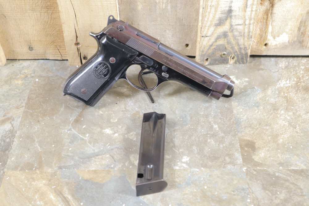 Collectible Beretta Model 92S .9X19MM Penny Bid NO RESERVE-img-0