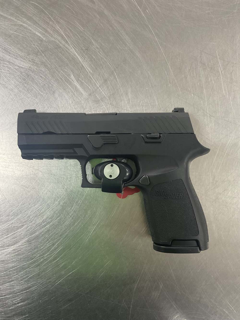 Sig P320 very good condition -img-1