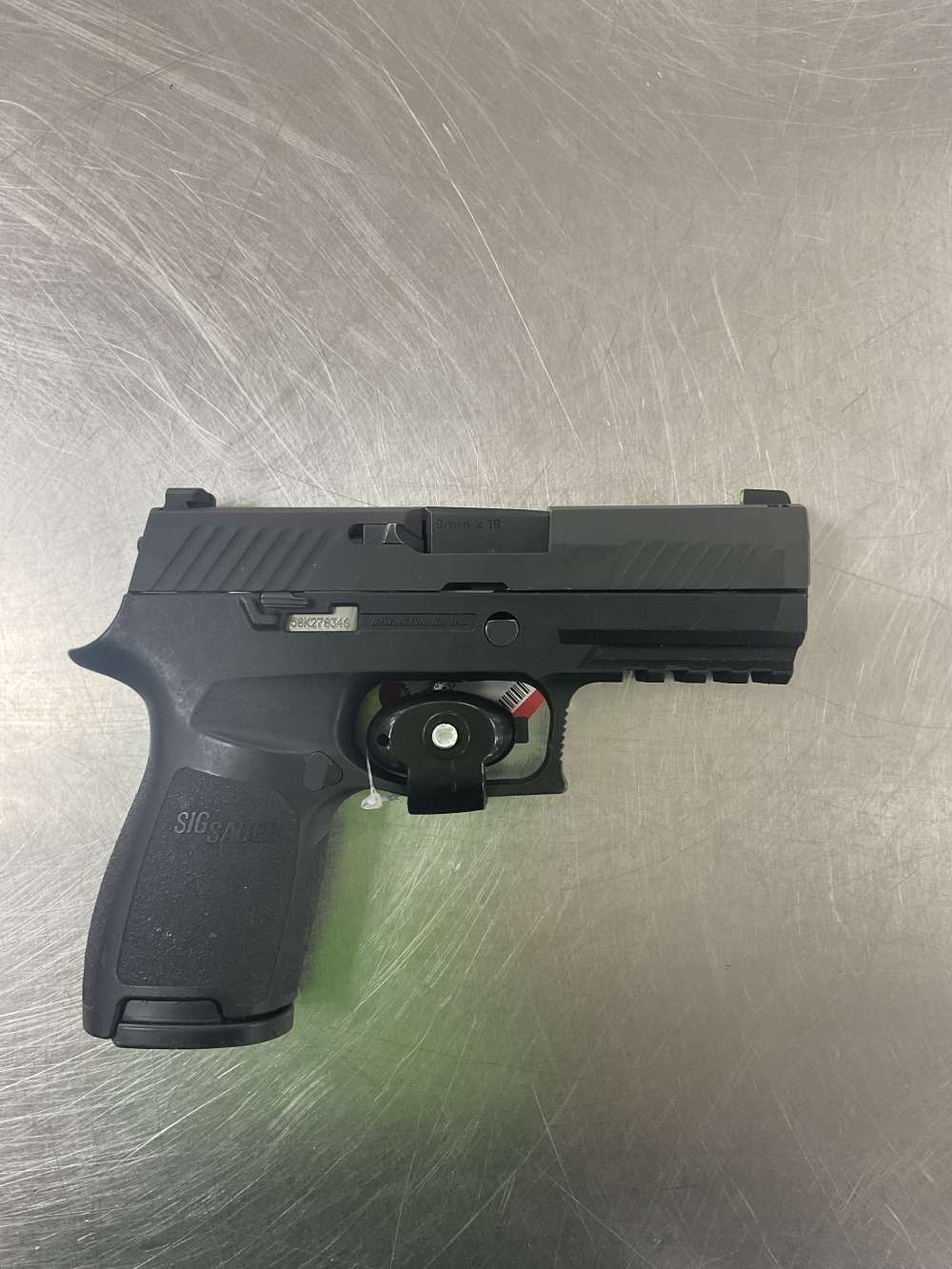 Sig P320 very good condition -img-0