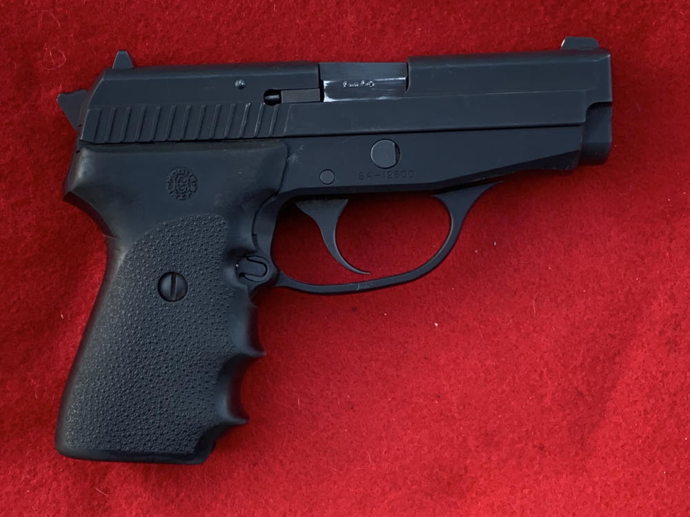 Nice Sig Sauer P239, 9mm, black, 3.6", 3 mags-img-0